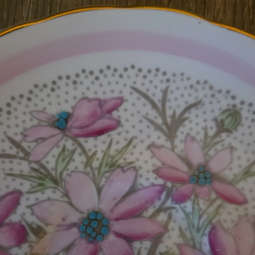 Elegant Pink and White Floral Wall Decor Plates